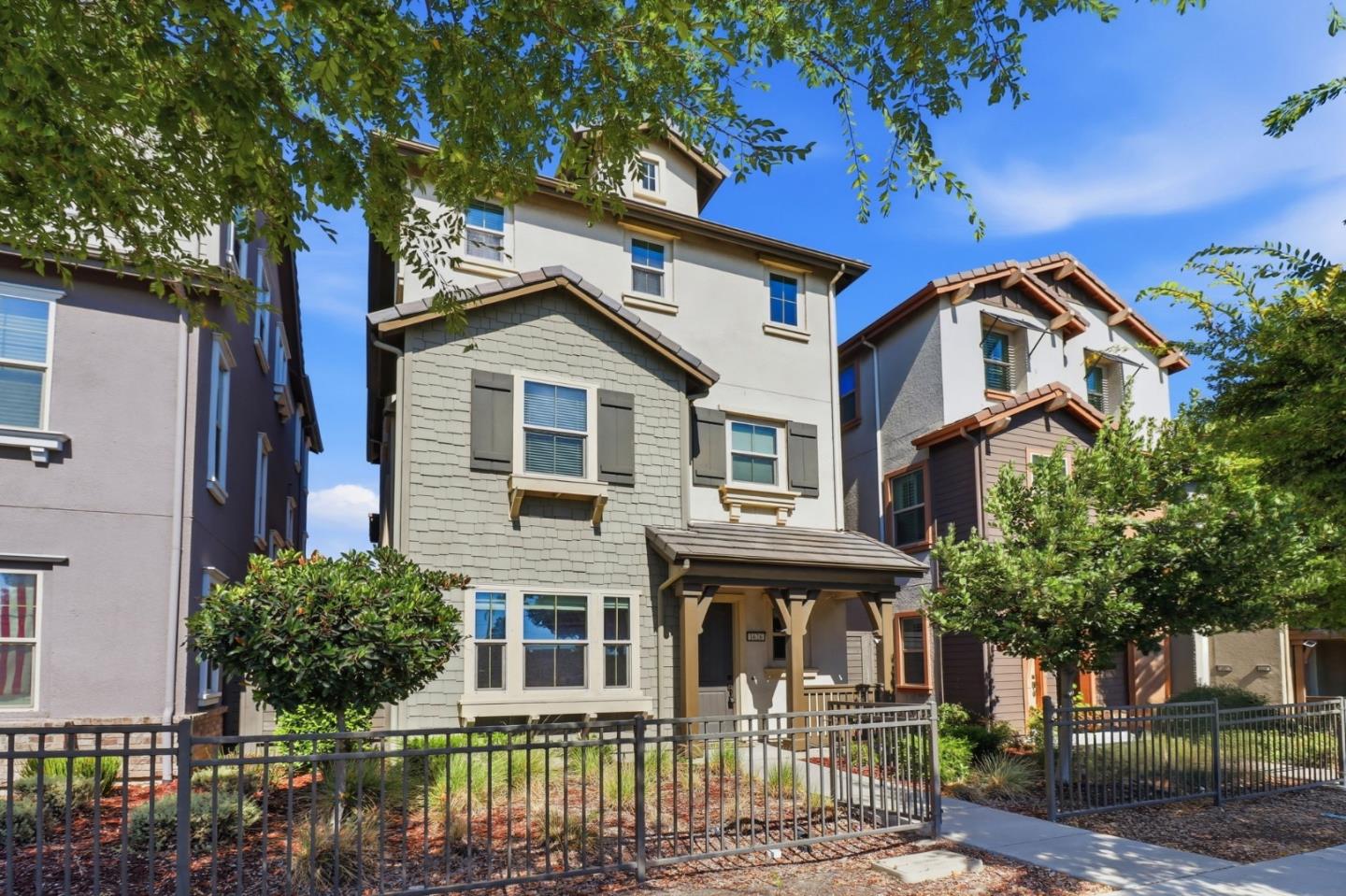 1626 California Circle