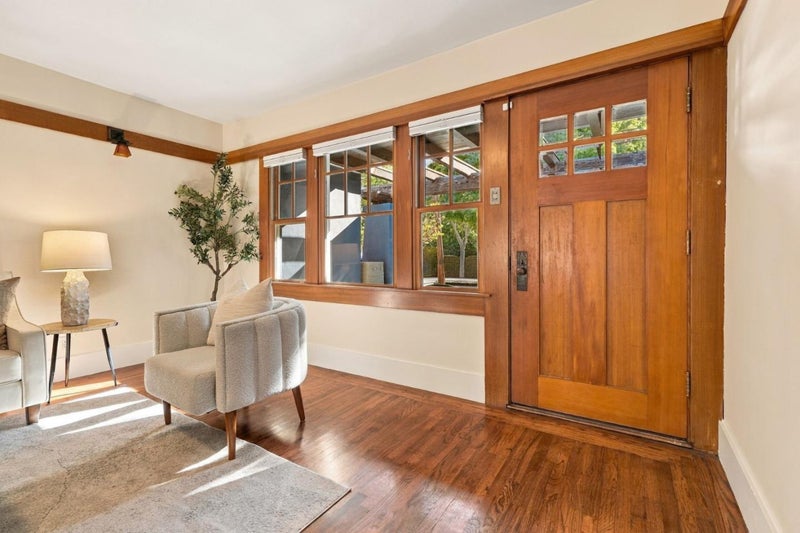 2933 Glendale Avenue