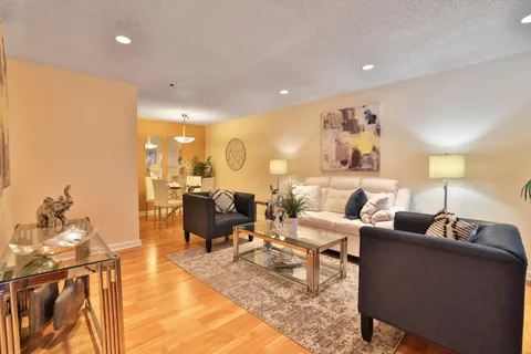 MLS: ML82006884