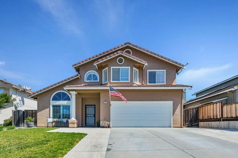 Photo of 2711 Valley View Road, HOLLISTER, CA 95023 (MLS # ML82021036)