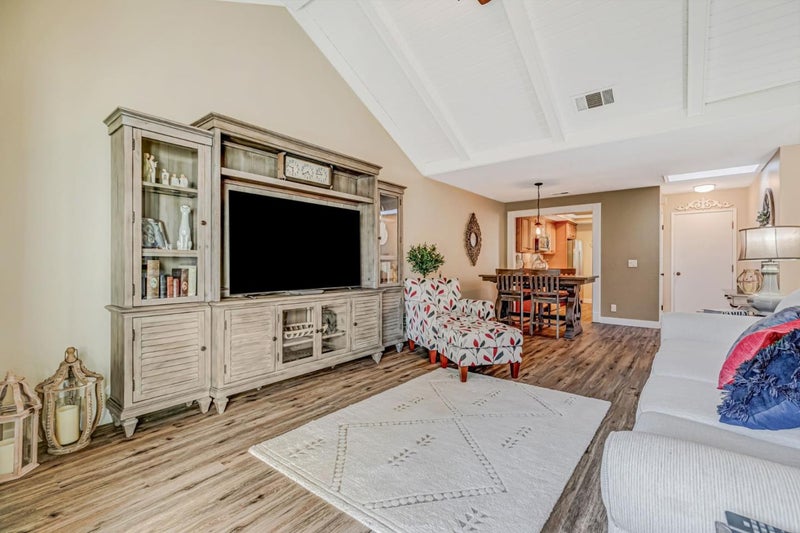6094 Montgomery Court