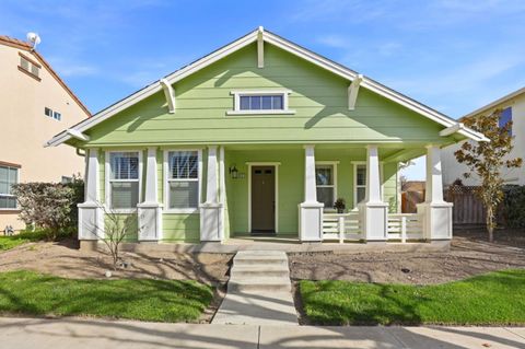 Photo of 622 Heirloom Place, King City, CA 93930 (MLS # ML82033347)