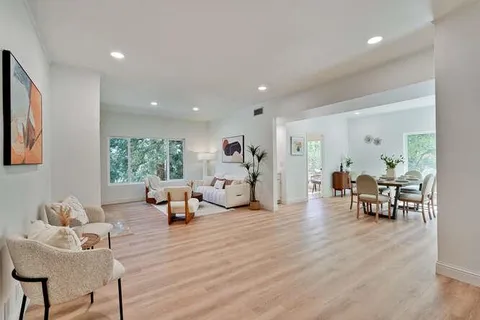 425 N El Camino Real Unit 203, San Mateo, CA 94401 - #: ML82031464