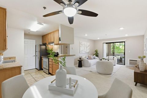 Photo of 880 E Fremont Avenue #624, SUNNYVALE, CA 94087 (MLS # ML82040989)