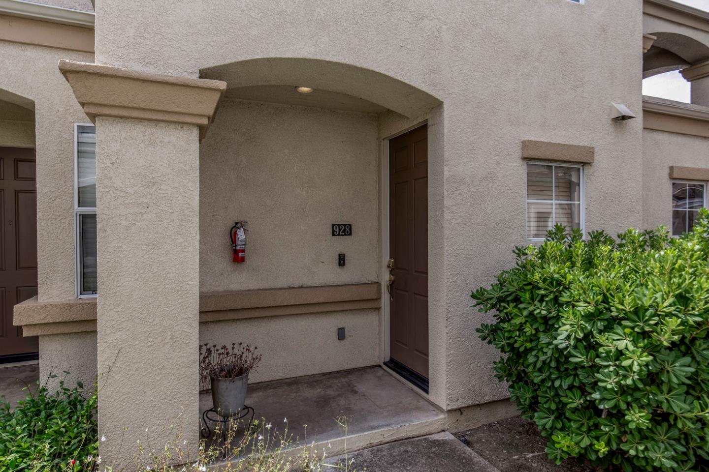 928 Monarch Circle