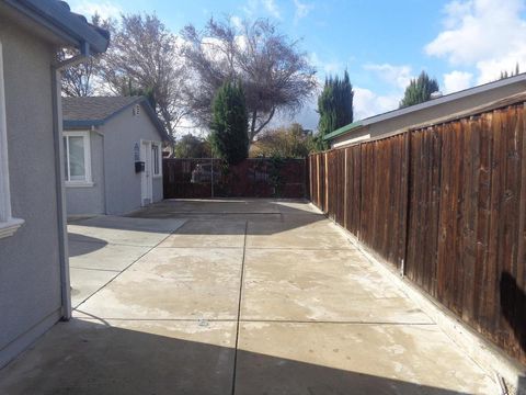 Tiny photo for 9 N 33rd Street, San Jose, CA 95116 (MLS # ML82034649)