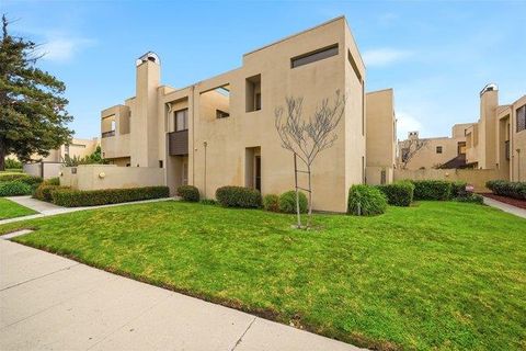 Photo of 1067 Padre Drive #2, SALINAS, CA 93901 (MLS # ML82035080)