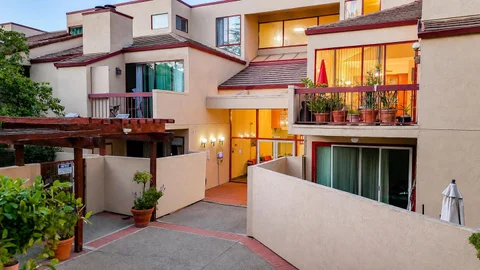 25912 Hayward Boulevard Unit 215, Hayward, CA 94542 - #: ML82058301