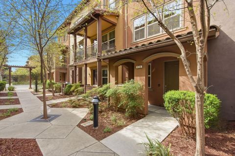 Photo of 478 Rialto Place, SAN JOSE, CA 95128 (MLS # ML82041890)
