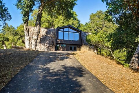 Photo of 22721 Oak Flat Road, LOS GATOS, CA 95033 (MLS # ML82022871)