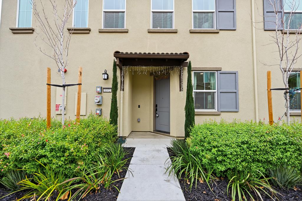 1372 South Melville Lane