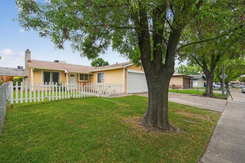 Tiny photo for 2524 Pemberton Court, STOCKTON, CA 95210 (MLS # ML82040548)