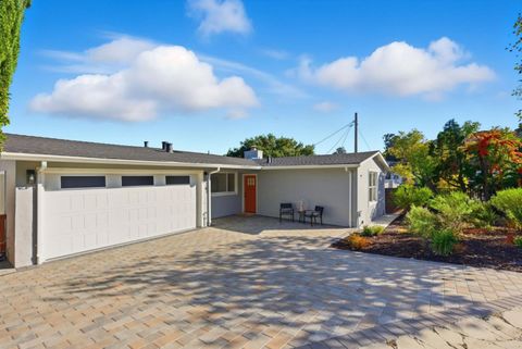 Photo of 141 Hillcrest Road, SAN CARLOS, CA 94070 (MLS # ML82025184)