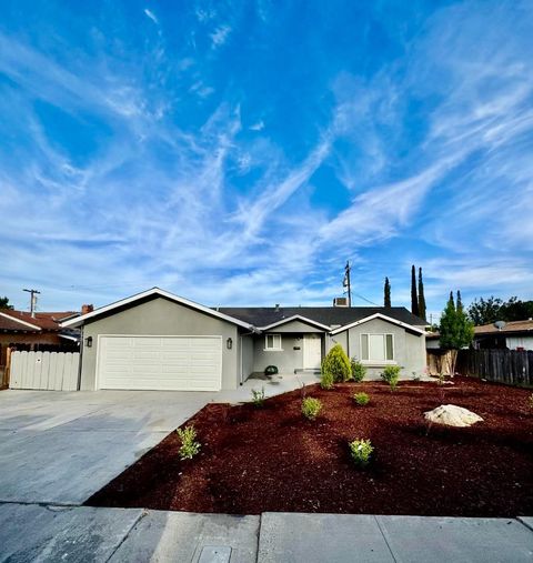 Photo of 506 N Santa Monica Street, Los Banos, CA 93635 (MLS # ML82041966)