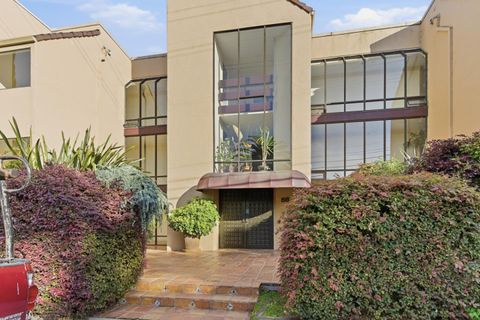 Photo of 58 E Poplar Avenue #4, SAN MATEO, CA 94401 (MLS # ML82045299)