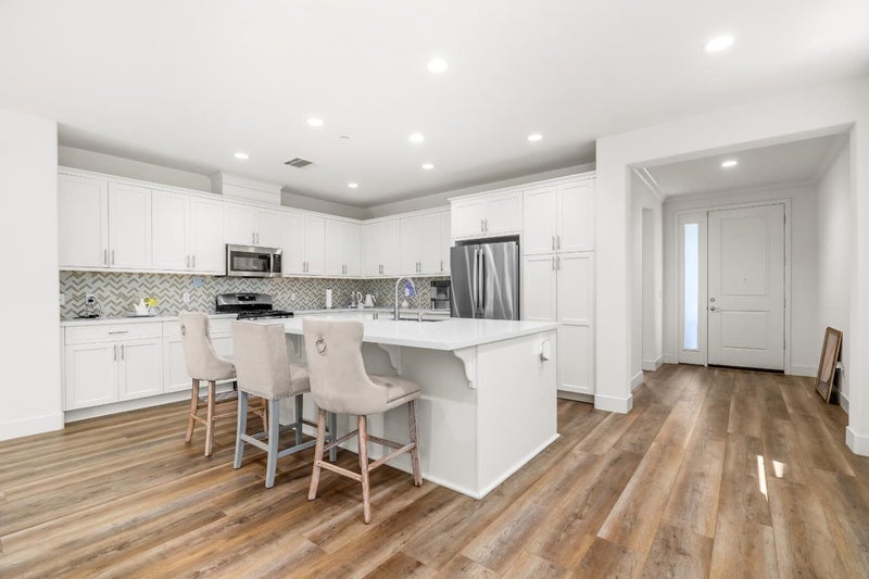 1151 Garcia Glen