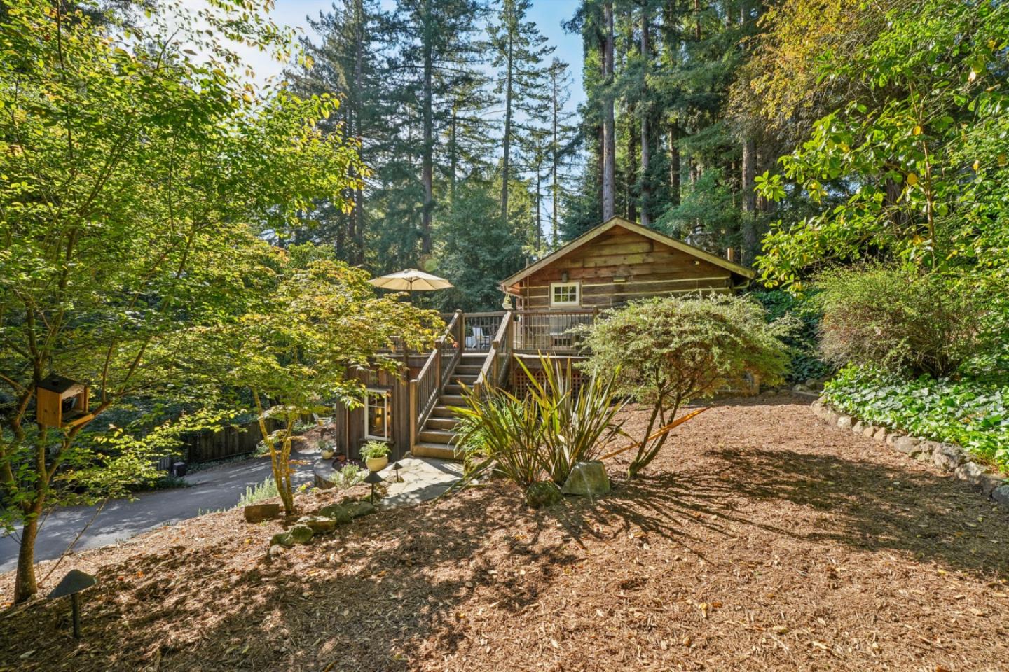 252 Blakewood Way