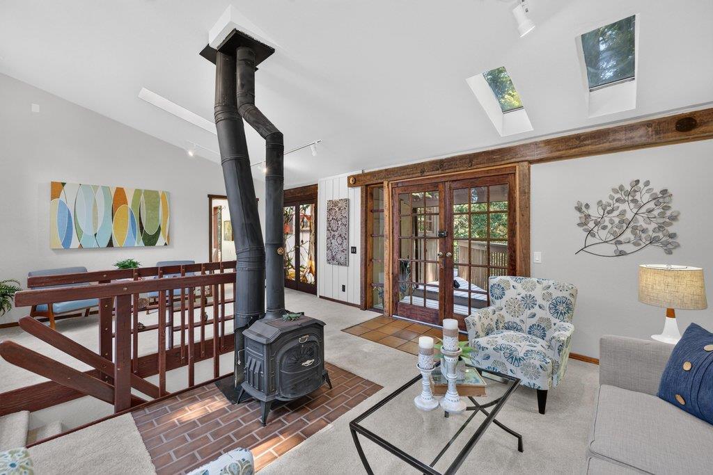 355 Valencia Road