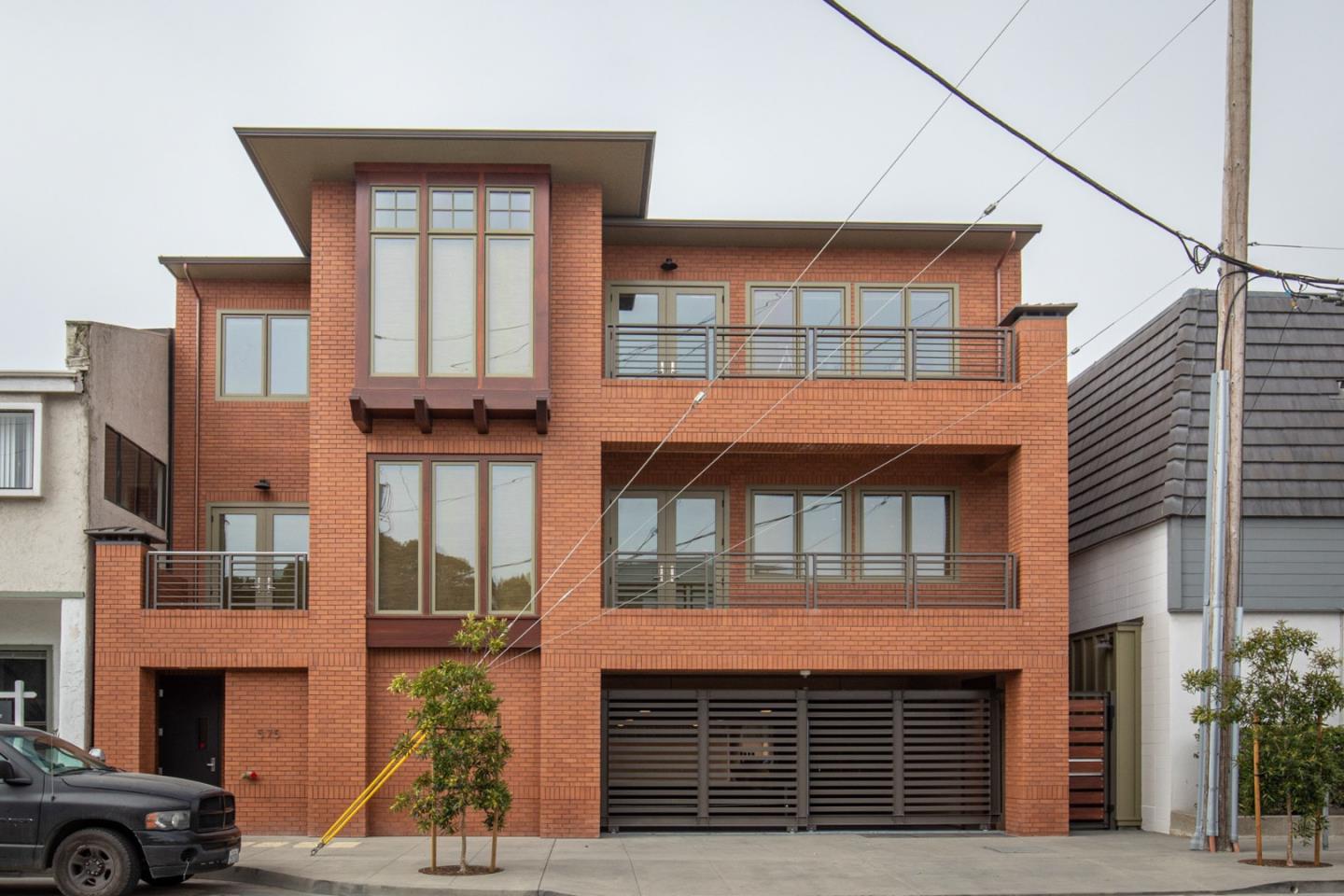 575 Foam Street B