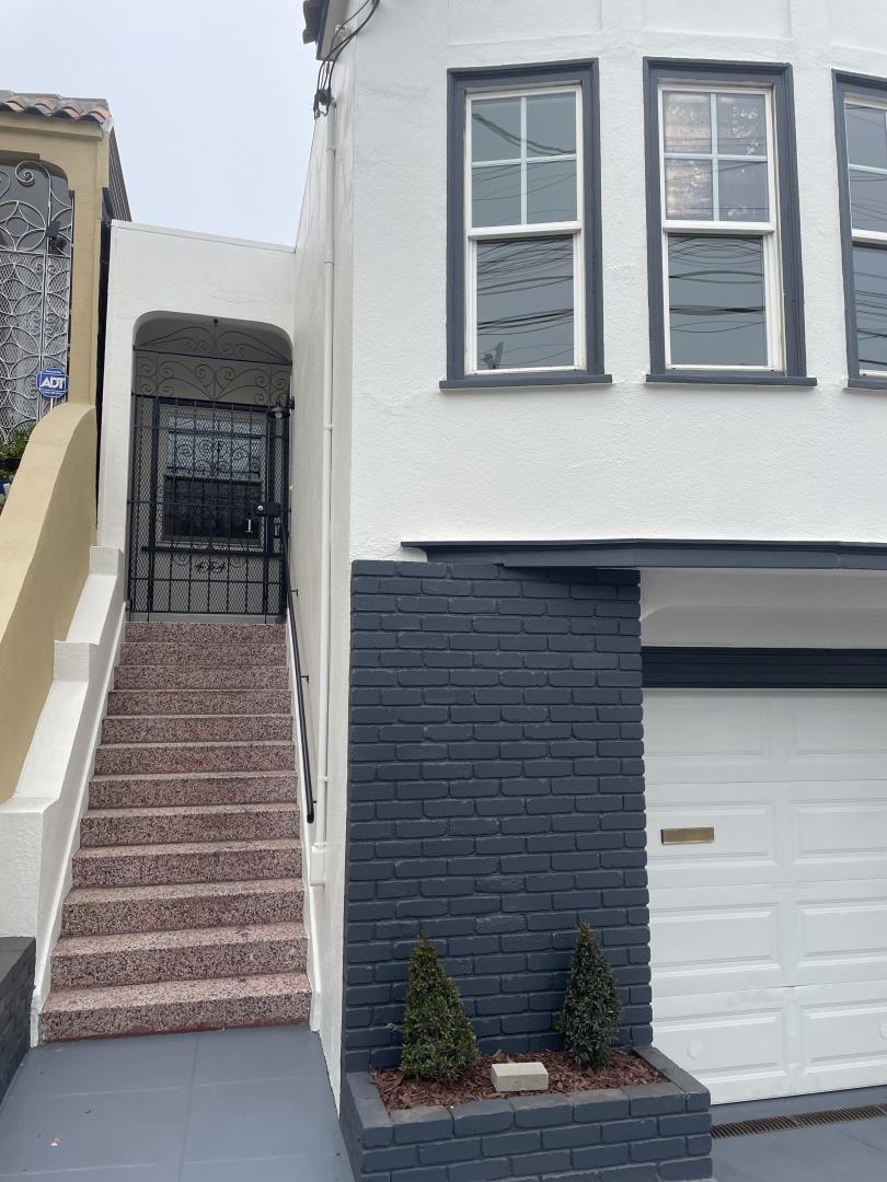 454 Ellington Avenue