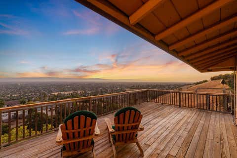 Photo of 14990 Garcal Drive, SAN JOSE, CA 95127 (MLS # ML82052141)