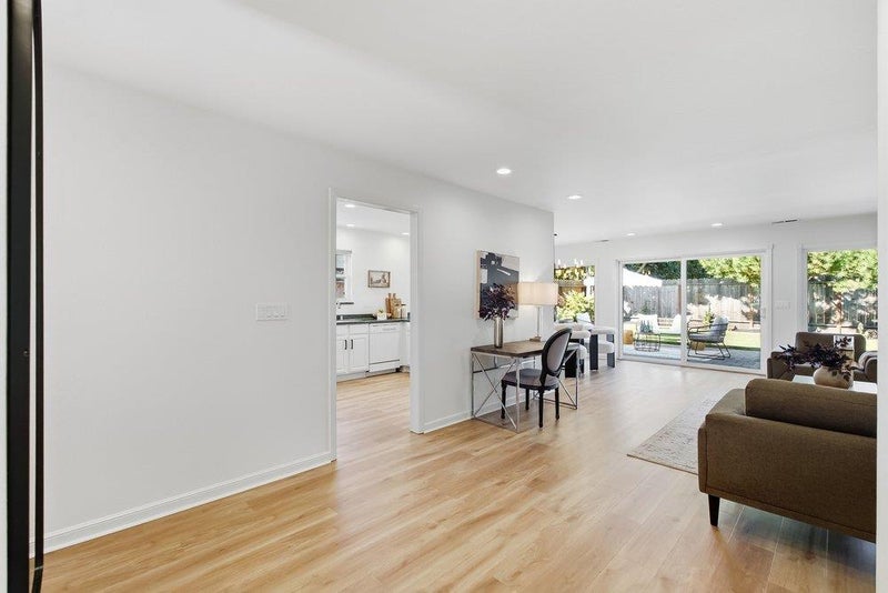 506 Mountain View Avenue