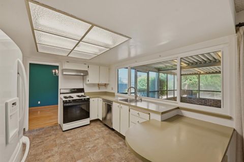 Tiny photo for 24 Cedar Court, MILPITAS, CA 95035 (MLS # ML82053703)