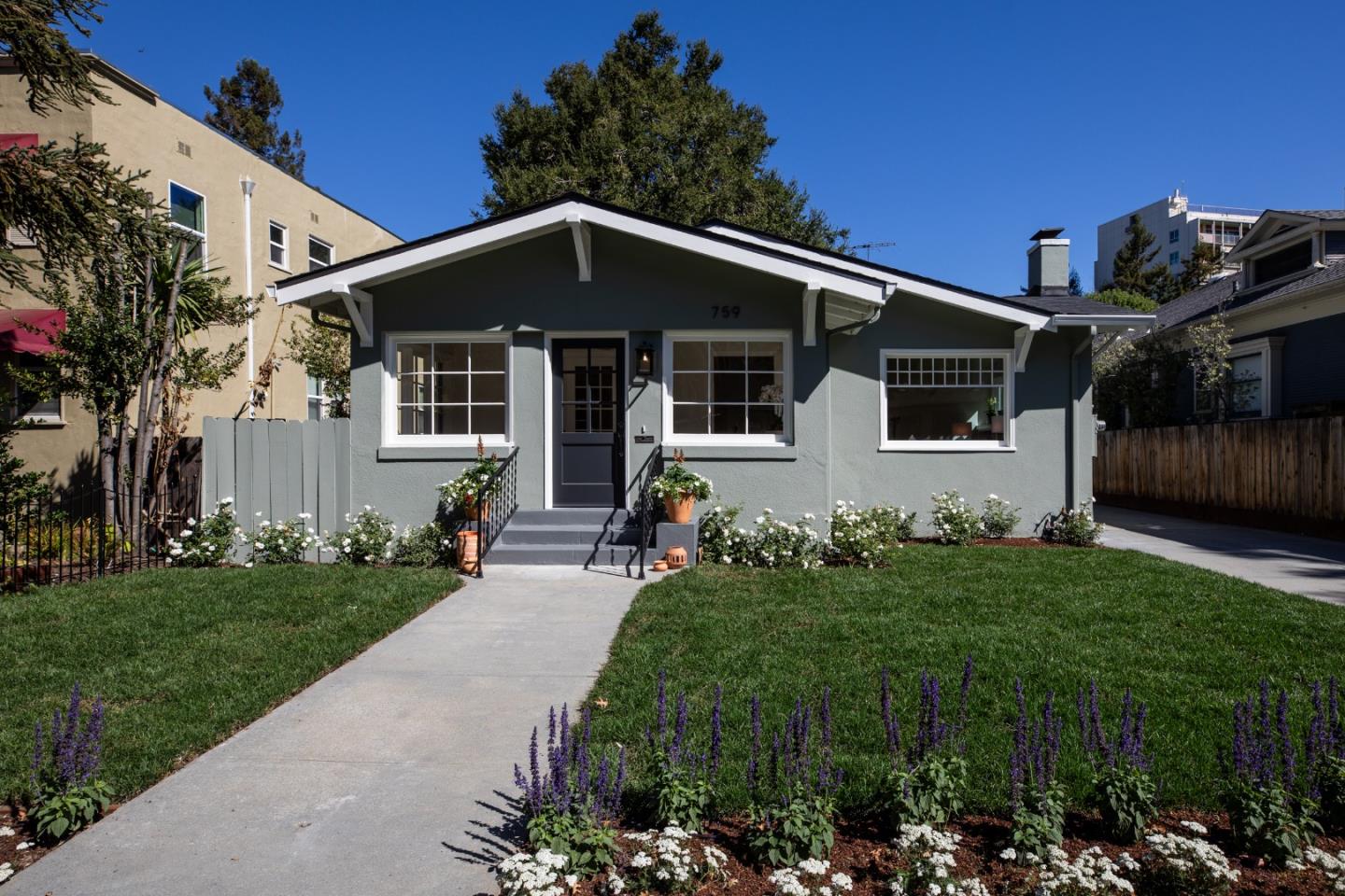759 Cowper Street