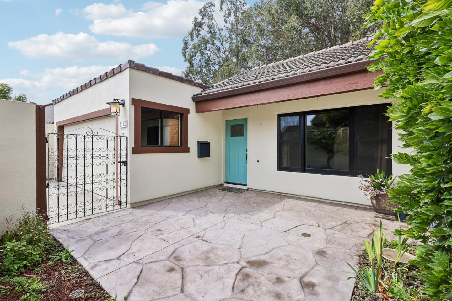 1712 Escalona Drive