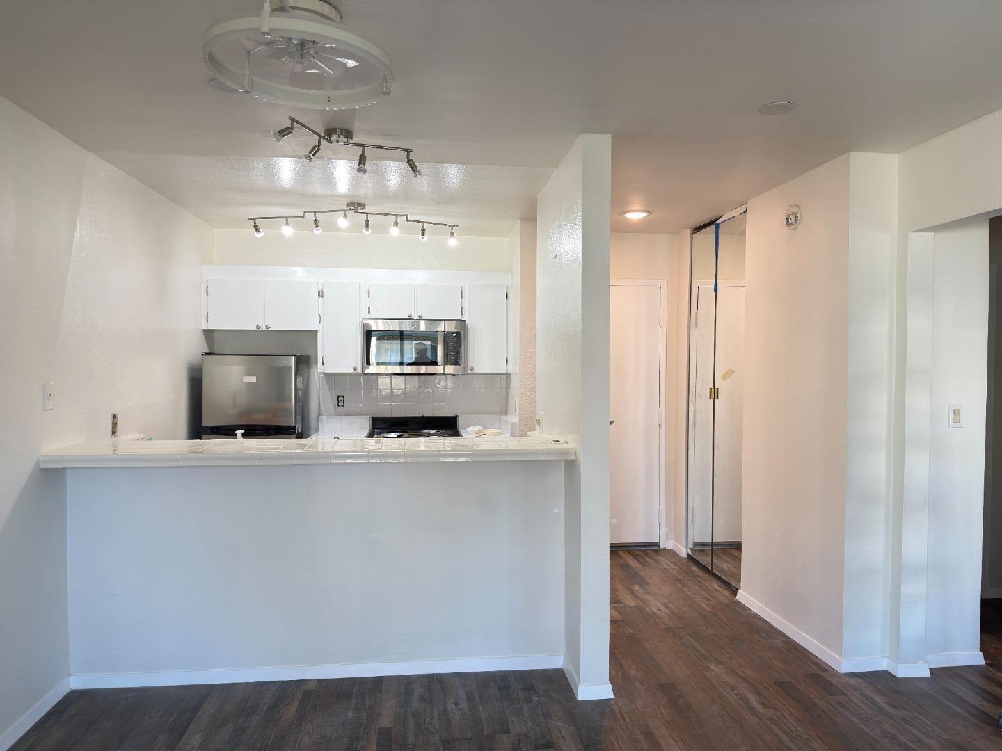 395 Imperial Way 350