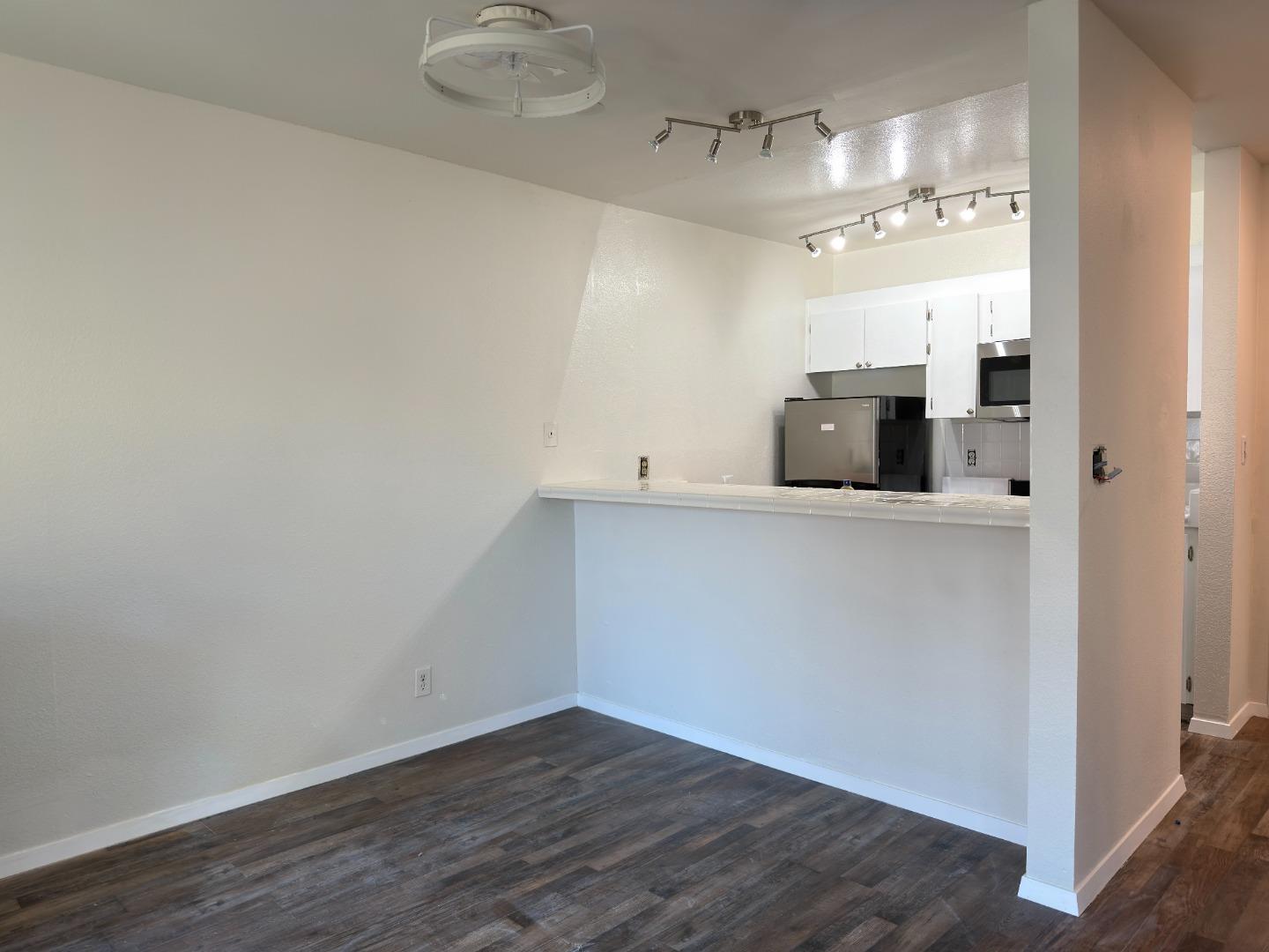 395 Imperial Way 350