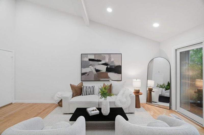 10977 Northseal Square