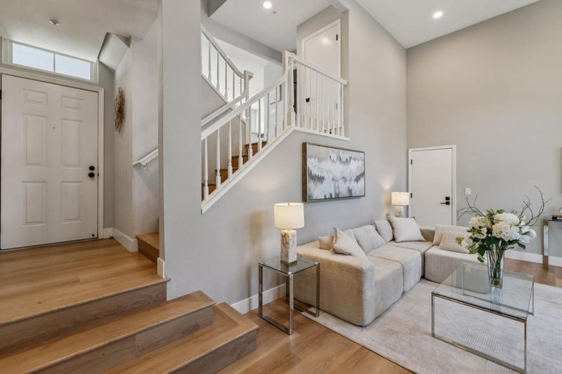 1121 Outrigger Lane