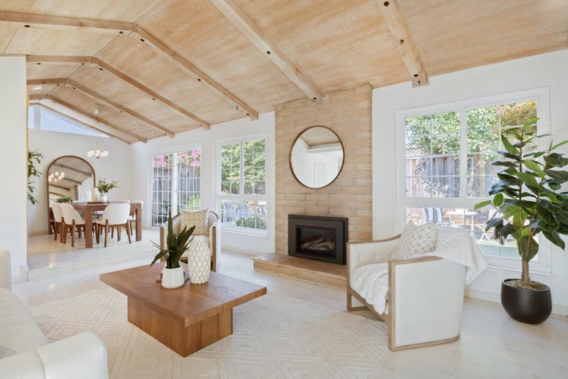 1073 Sargent Drive