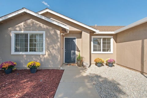 Photo of 985 Vista De Soledad, SOLEDAD, CA 93960 (MLS # ML82065975)