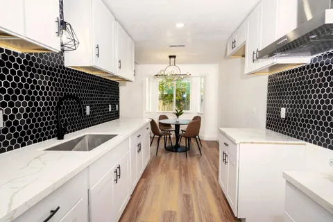 MLS: ML81993812