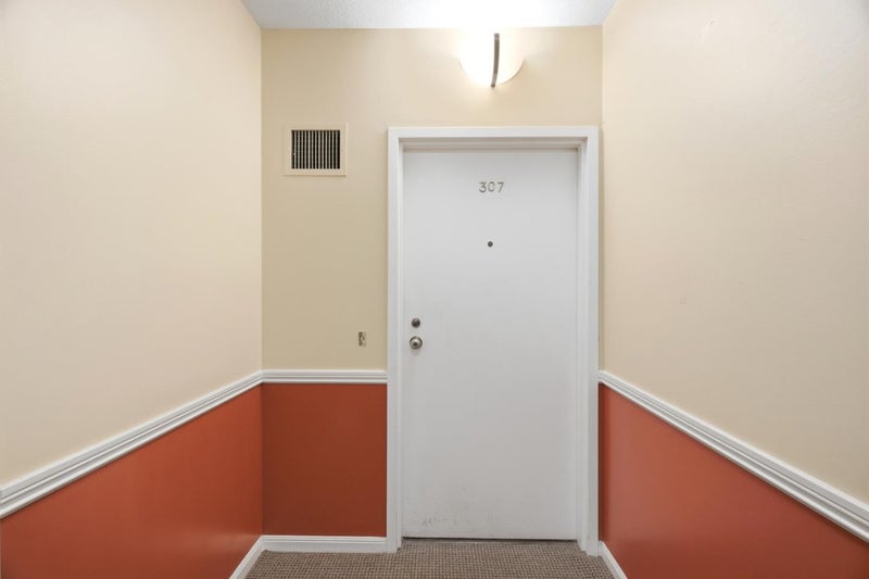 1111 Bay Street 307