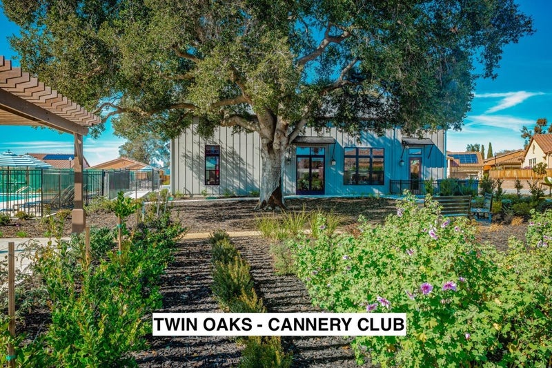 2180 Red Oak Drive