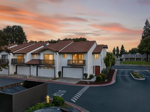 Photo of 738 Gettysburg Way, GILROY, CA 95020 (MLS # ML82026104)