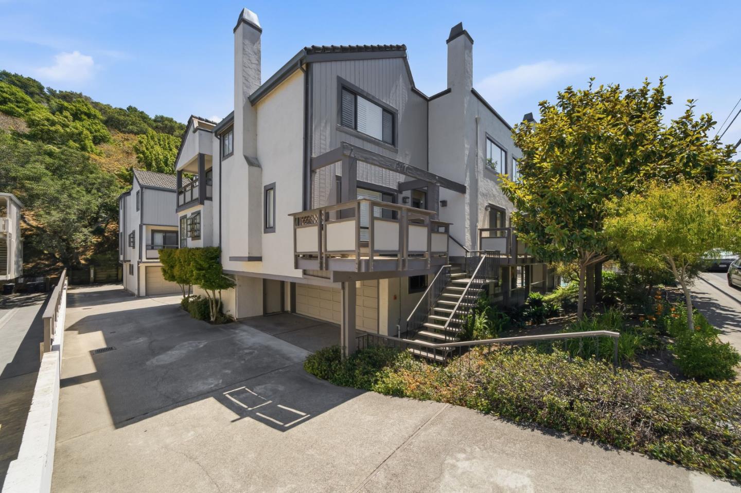 Photo 1 of 45 — 2411 Carlmont Drive 107, BELMONT, CA 94002