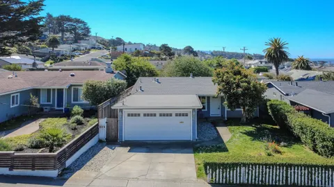 352 Monterey Road, Pacifica, CA 94044 - #: ML82040555