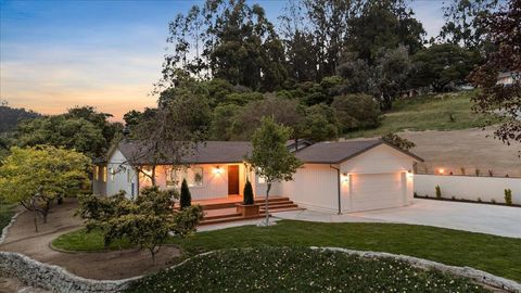 Photo of 7183 Tustin Road, SALINAS, CA 93907 (MLS # ML82041026)