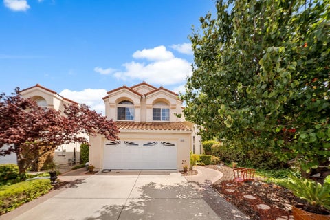 Photo of 272 Edgewater Drive, MILPITAS, CA 95035 (MLS # ML82057424)