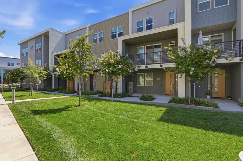 6583 Vision Court