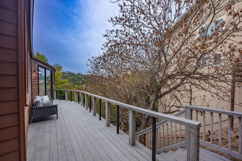 215 Winding Way