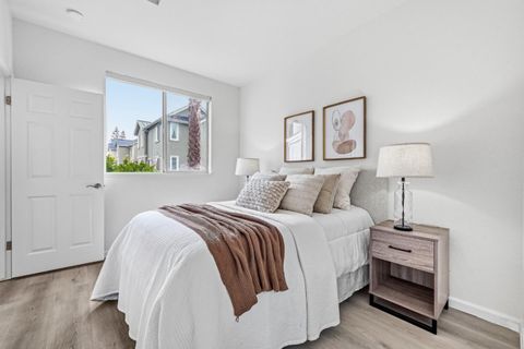 Tiny photo for 417 Saint Emilion Court, Mountain View, CA 94043 (MLS # ML82032467)