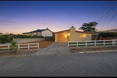 Photo of 359 Reindollar Avenue, Marina, CA 93933 (MLS # ML82030830)