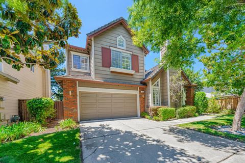 Photo of 100 Danbury Lane, REDWOOD CITY, CA 94061 (MLS # ML82027455)