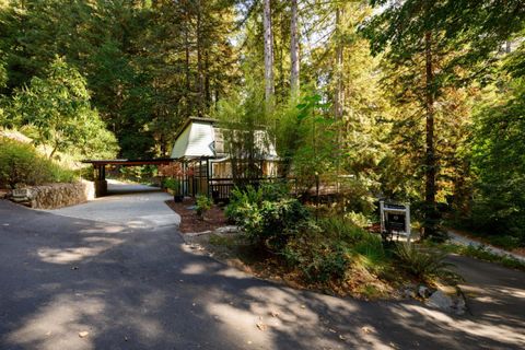 Photo of 110 Shadow Creek, Watsonville, CA 95076 (MLS # ML81994403)