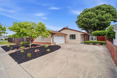 Photo of 2386 Bermuda Lane, HAYWARD, CA 94545 (MLS # ML82043428)